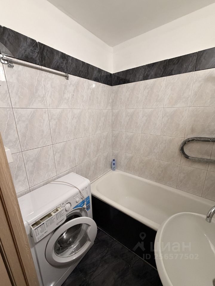 Грибоедова - 32 №2