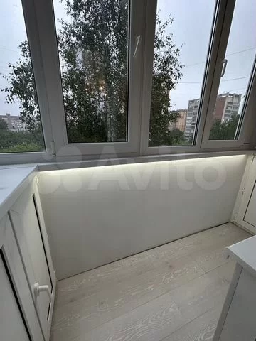 Красный проспект - 100/2 №9