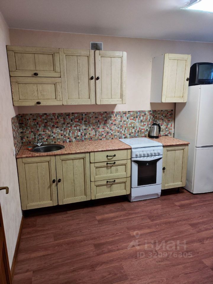 Большевистская - 128 №3