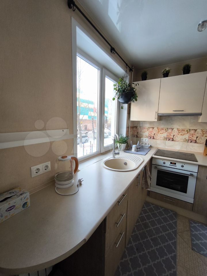 Станиславского - 44 №1