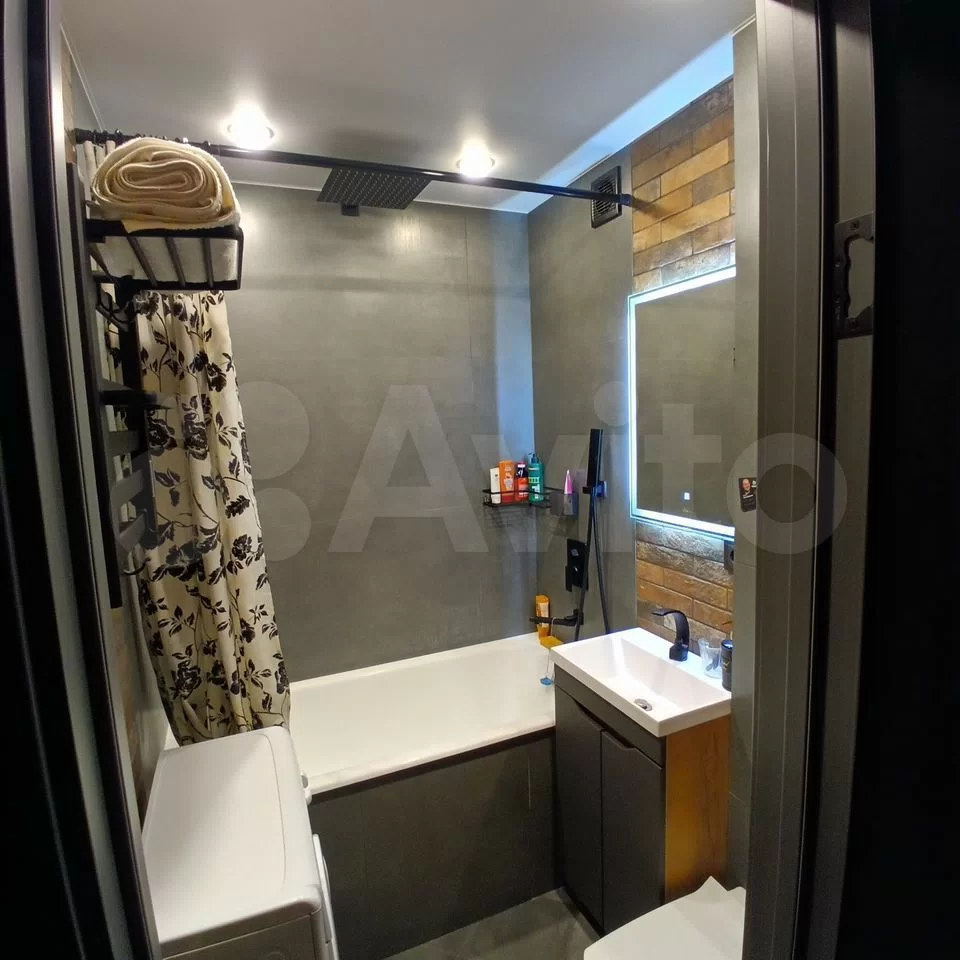 Челюскинцев - 18 №1