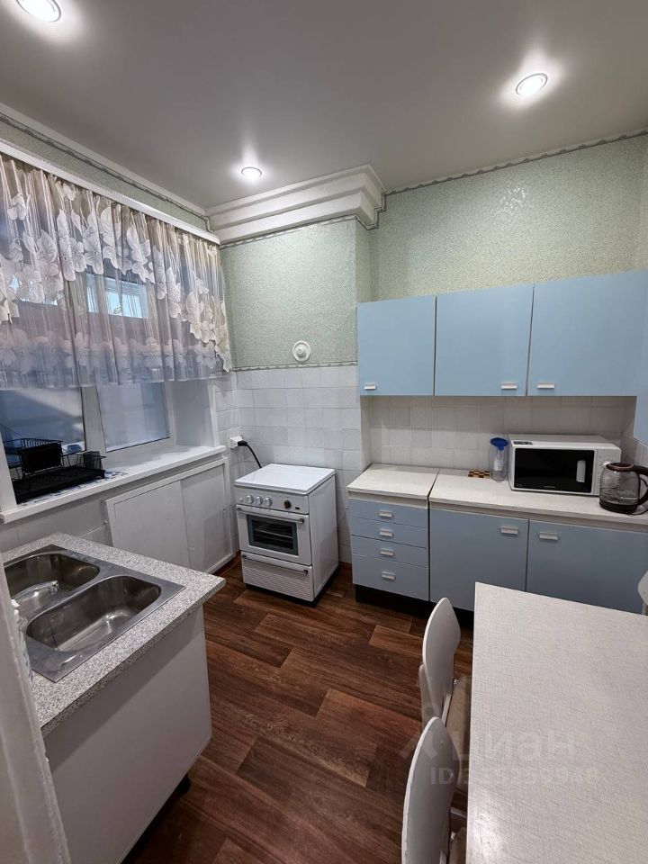 Красный проспект - 11 №1