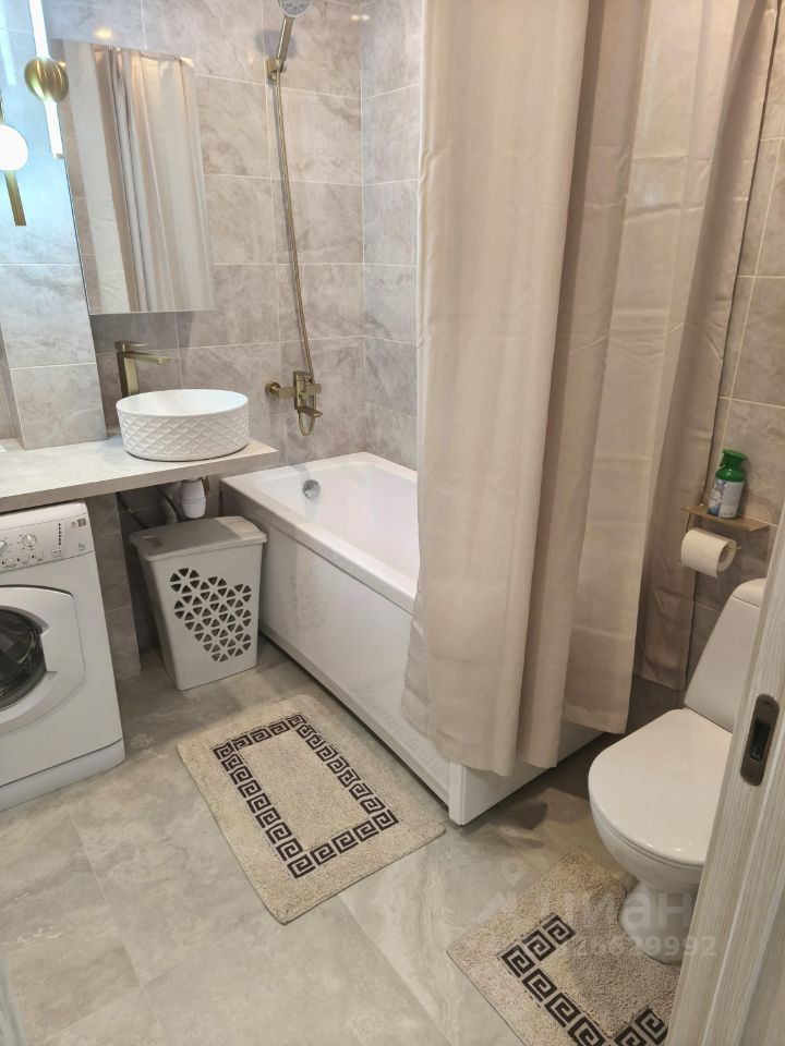 Жуковского - 105/2 №8