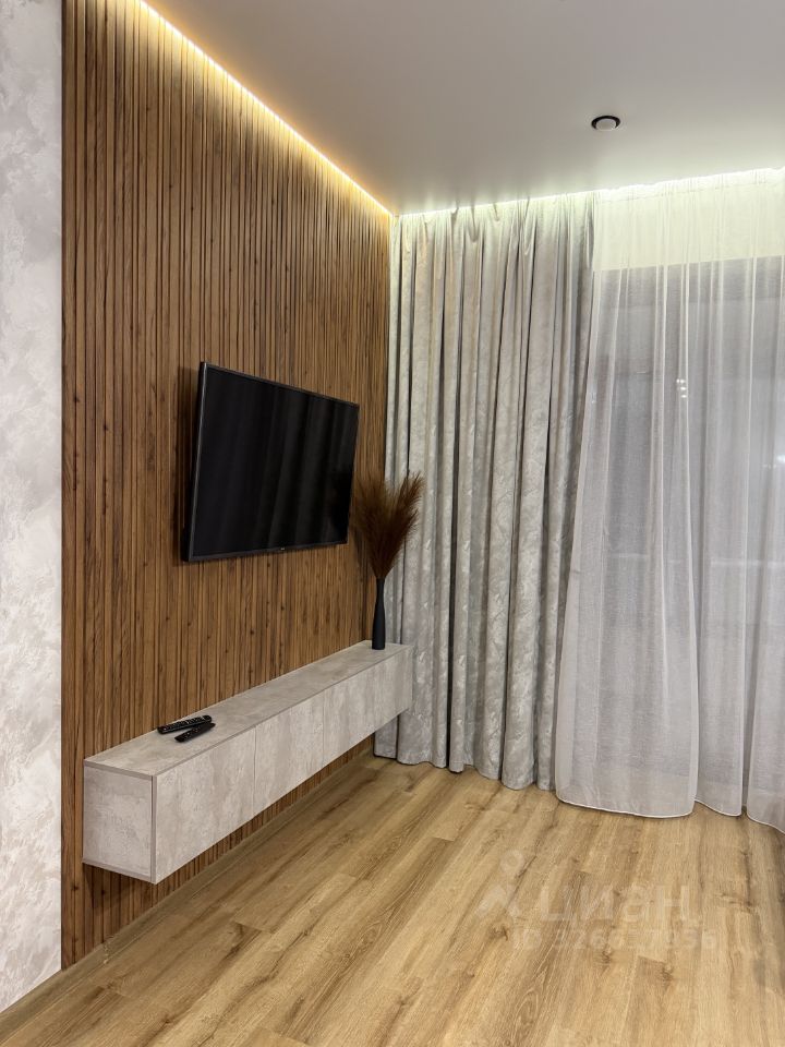 Красный проспект - 220 №9